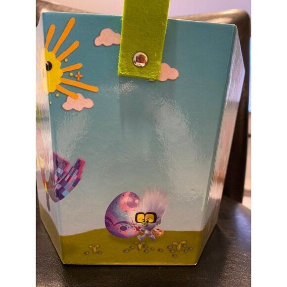 TROLLS WORLD TOUR EASTER EGG CANDY BASKET - BRAND NEW- NEVER USED. - Picture 4 of 11